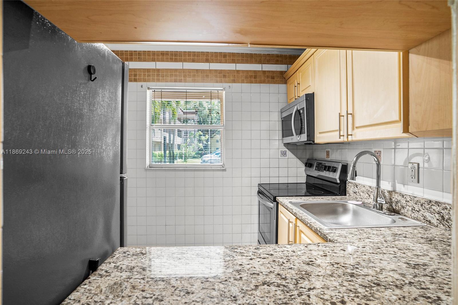 NATURA CONDO NO 1 - Residential