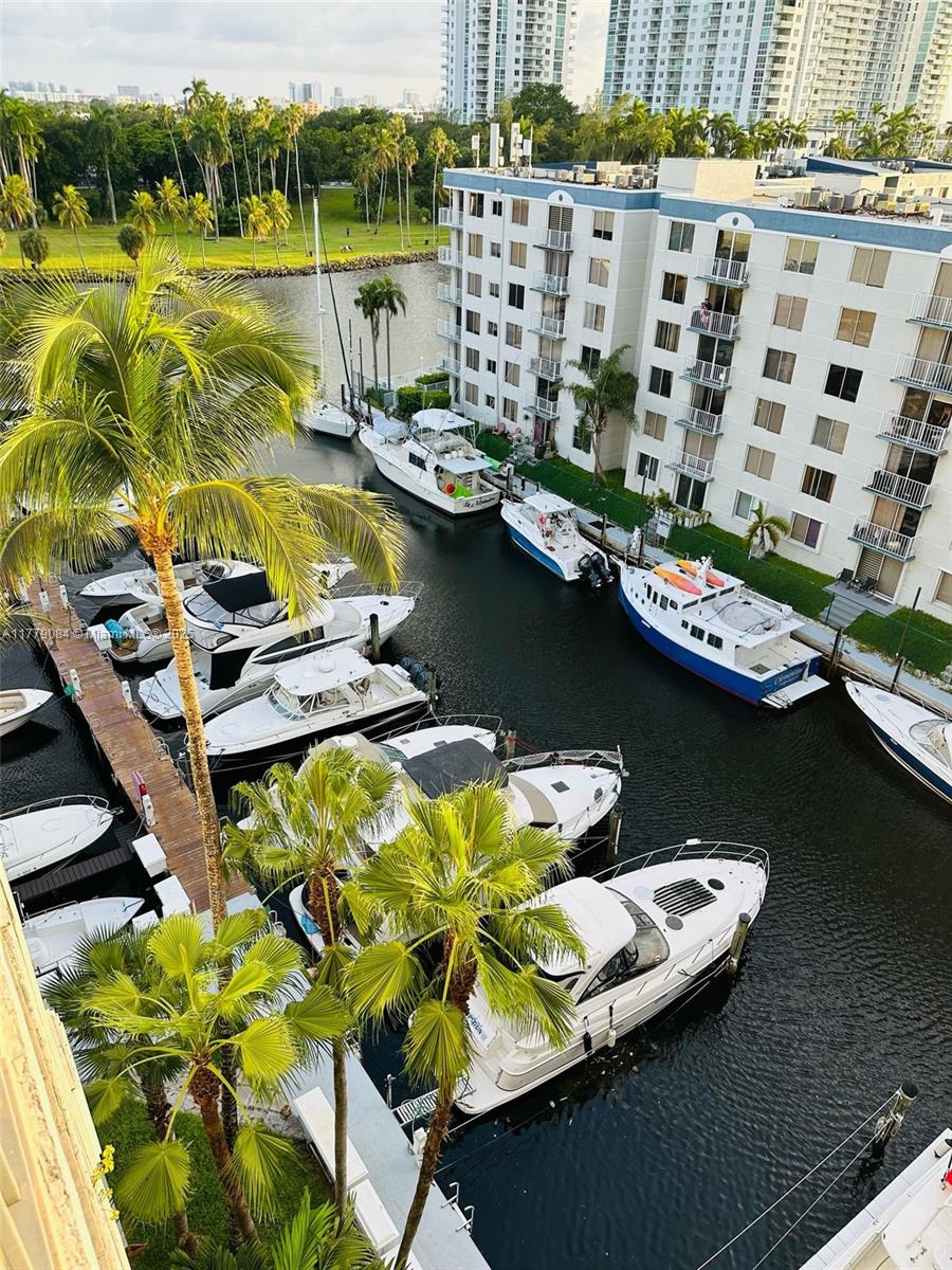 RIVER RUN CONDO PH I - Residential