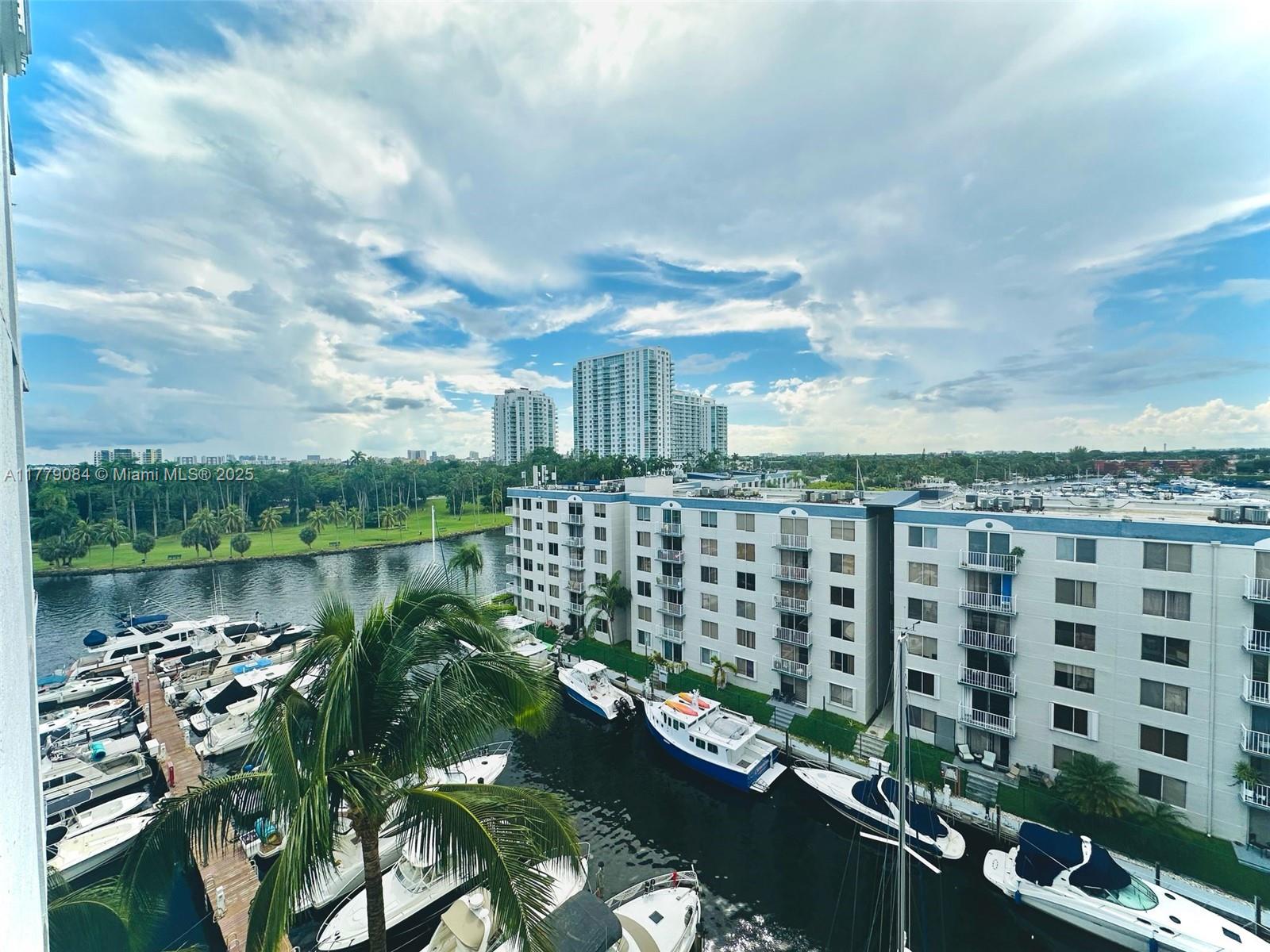 RIVER RUN CONDO PH I - Residential