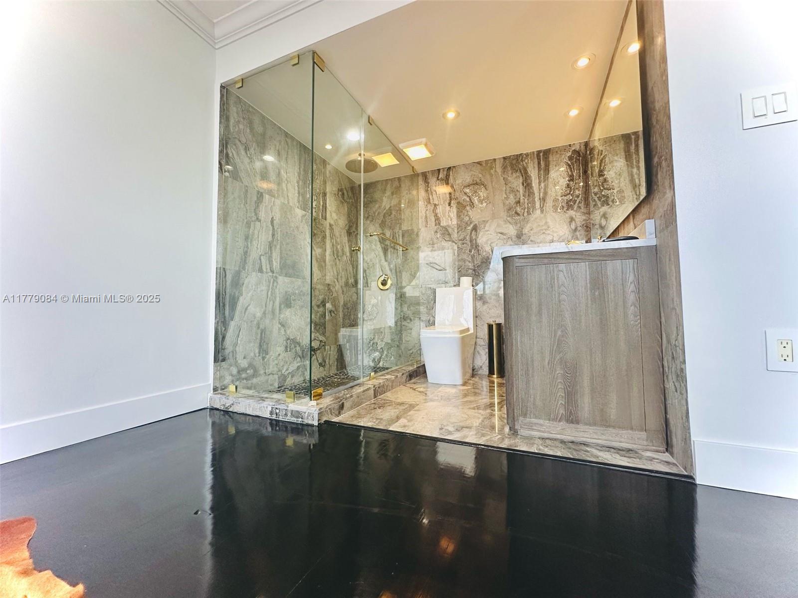 RIVER RUN CONDO PH I - Residential