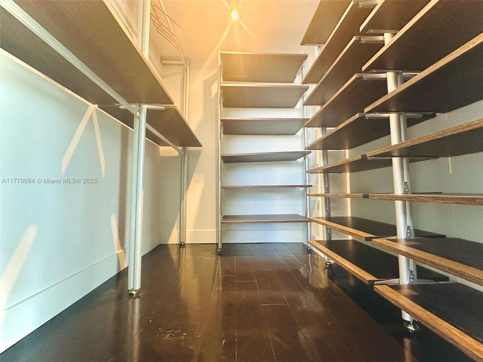 RIVER RUN CONDO PH I - Residential