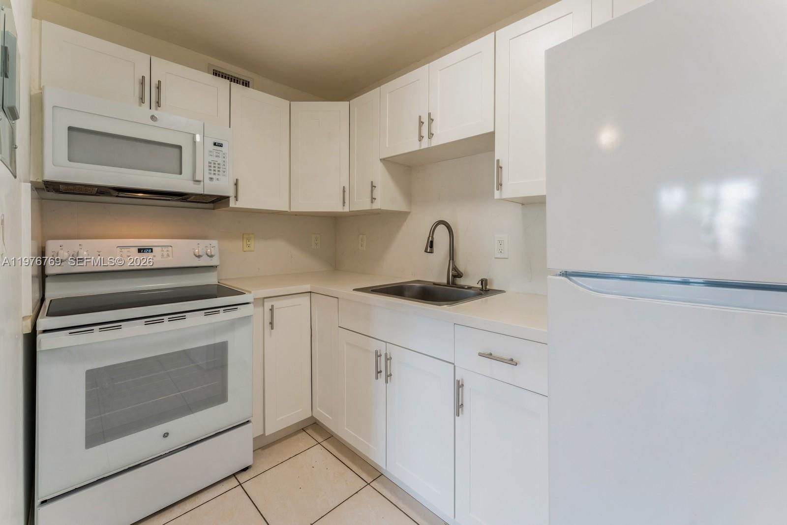 AGUA DULCE CONDO - Residential Lease