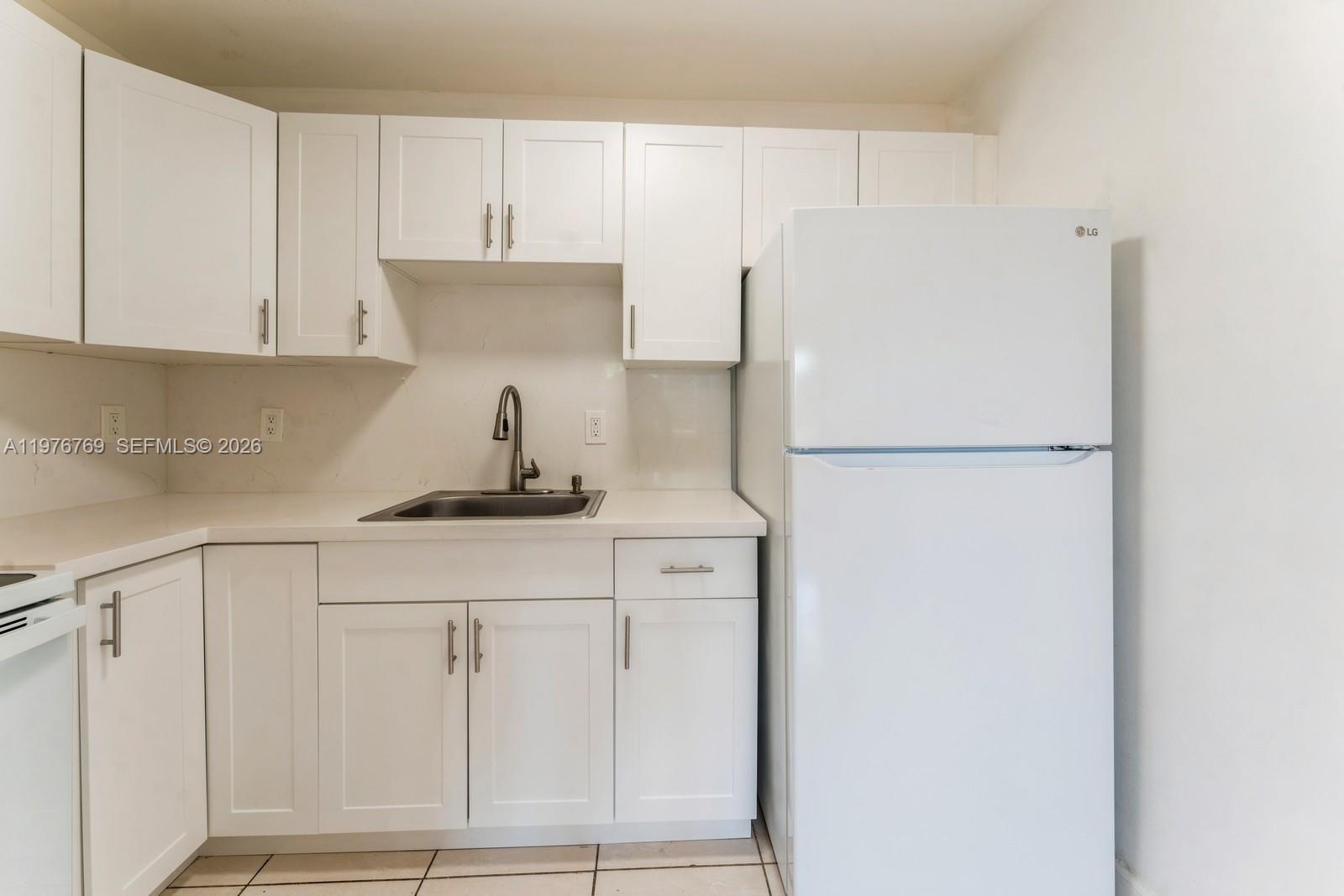 AGUA DULCE CONDO - Residential Lease