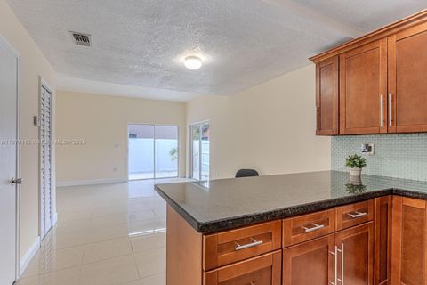 5698 W 25th Ct 5698 Hialeah FL 33016