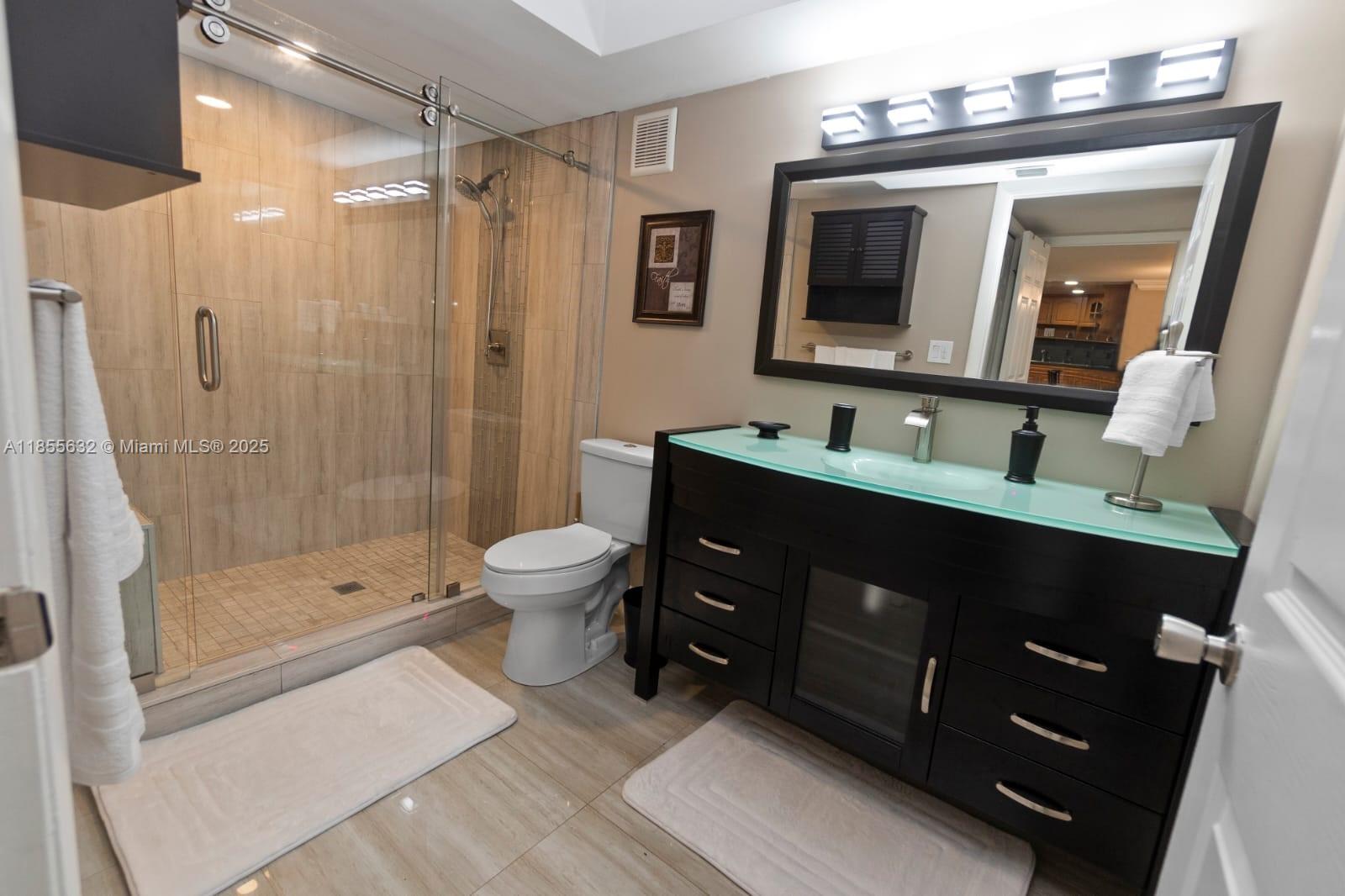 BLDG 6 OF COUNTRY CLUB AP - Residential Lease