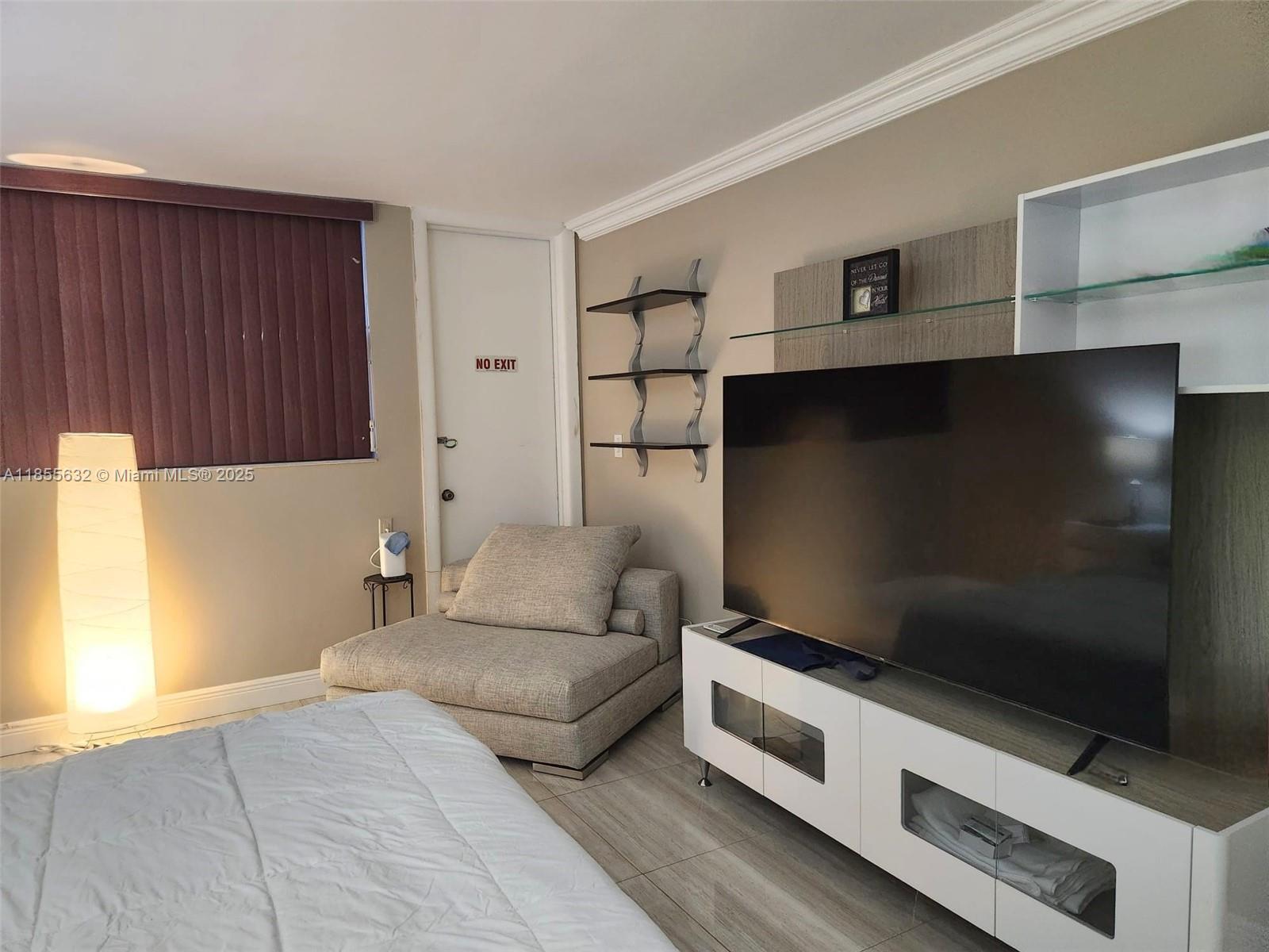 BLDG 6 OF COUNTRY CLUB AP - Residential Lease