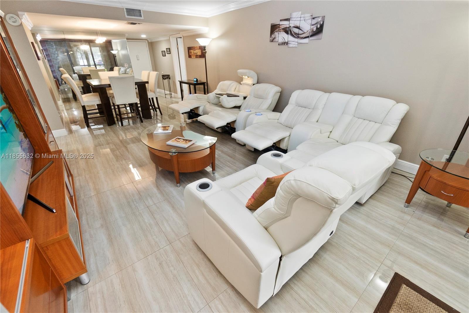 BLDG 6 OF COUNTRY CLUB AP - Residential Lease