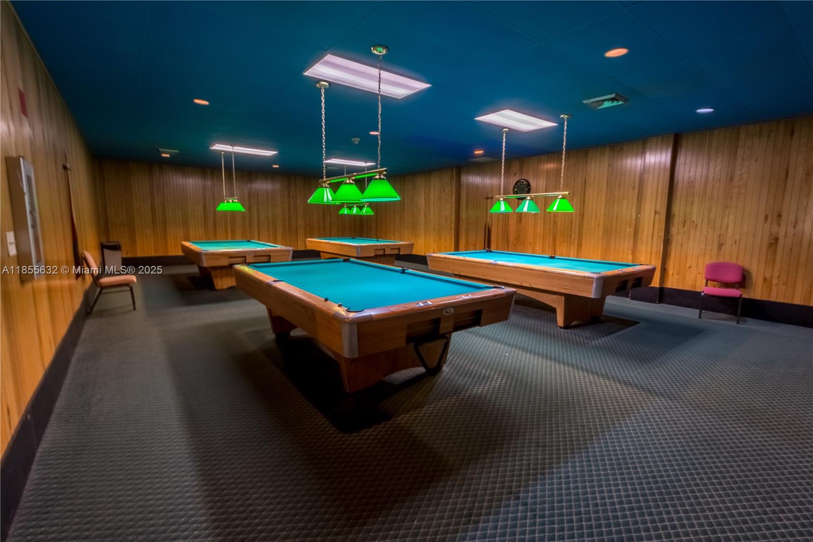 BLDG 6 OF COUNTRY CLUB AP - Residential Lease