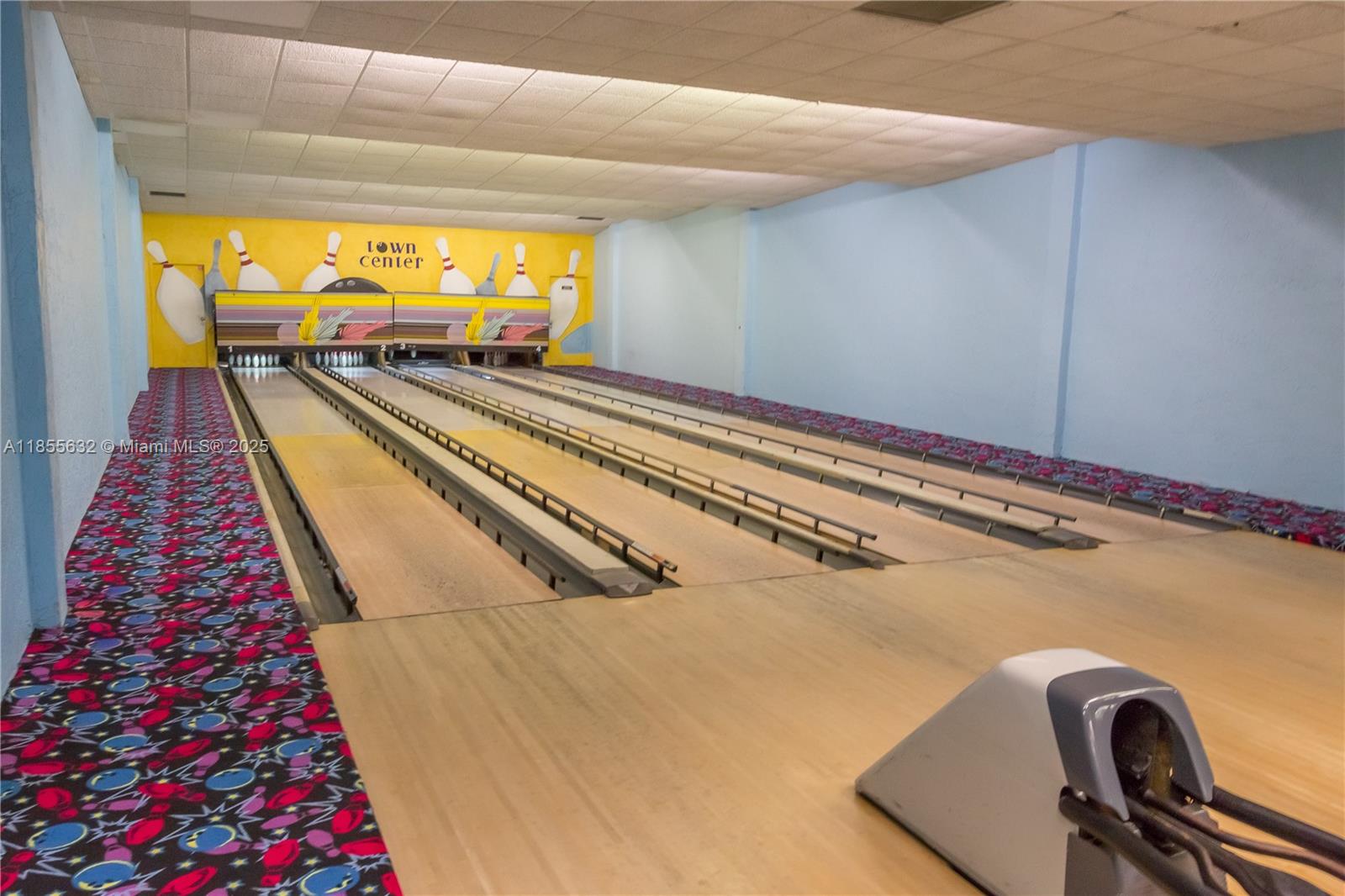 BLDG 6 OF COUNTRY CLUB AP - Residential Lease