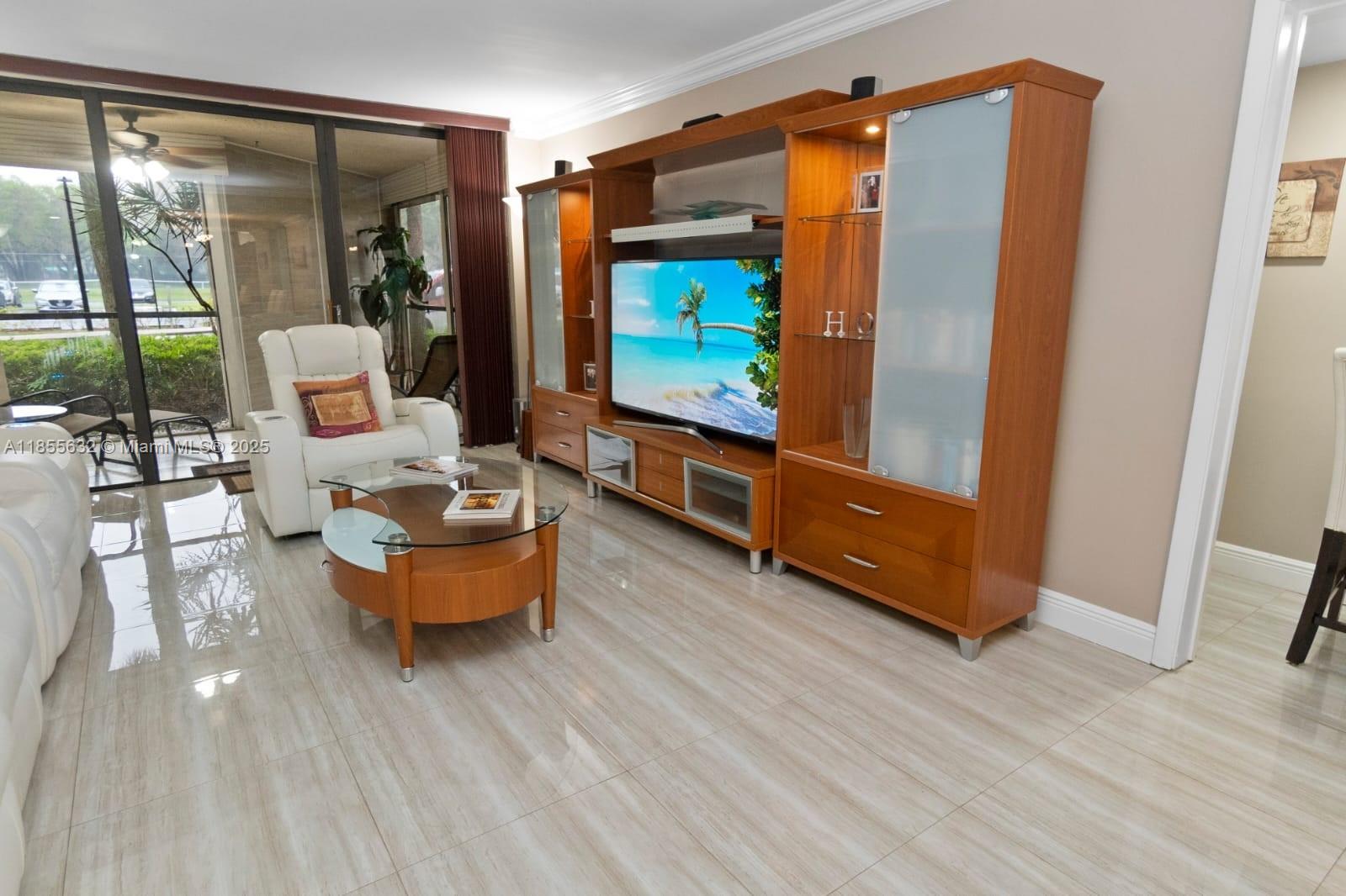 BLDG 6 OF COUNTRY CLUB AP - Residential Lease