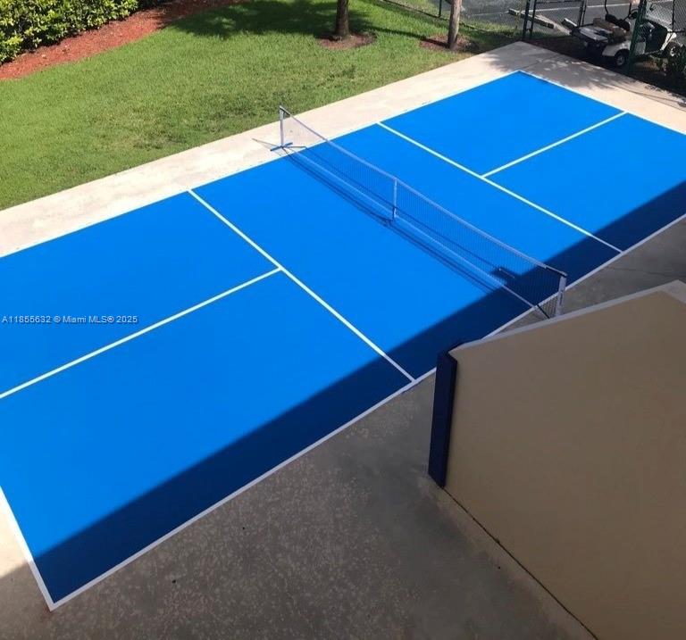 BLDG 6 OF COUNTRY CLUB AP - Residential Lease