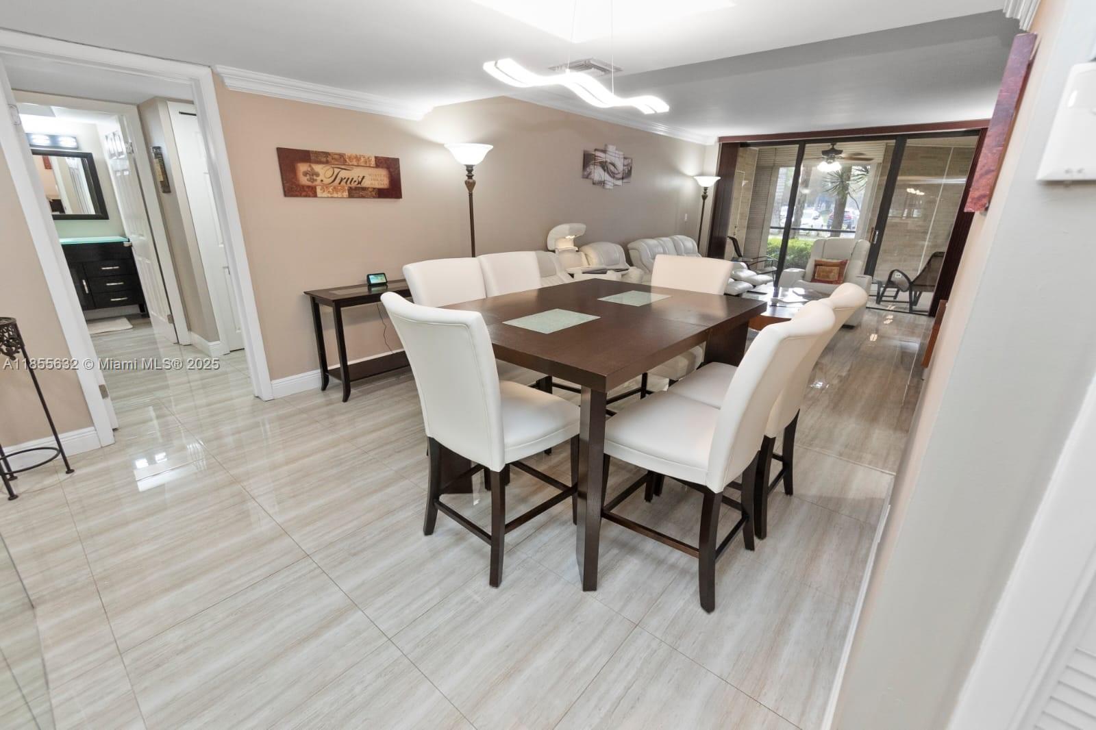 BLDG 6 OF COUNTRY CLUB AP - Residential Lease