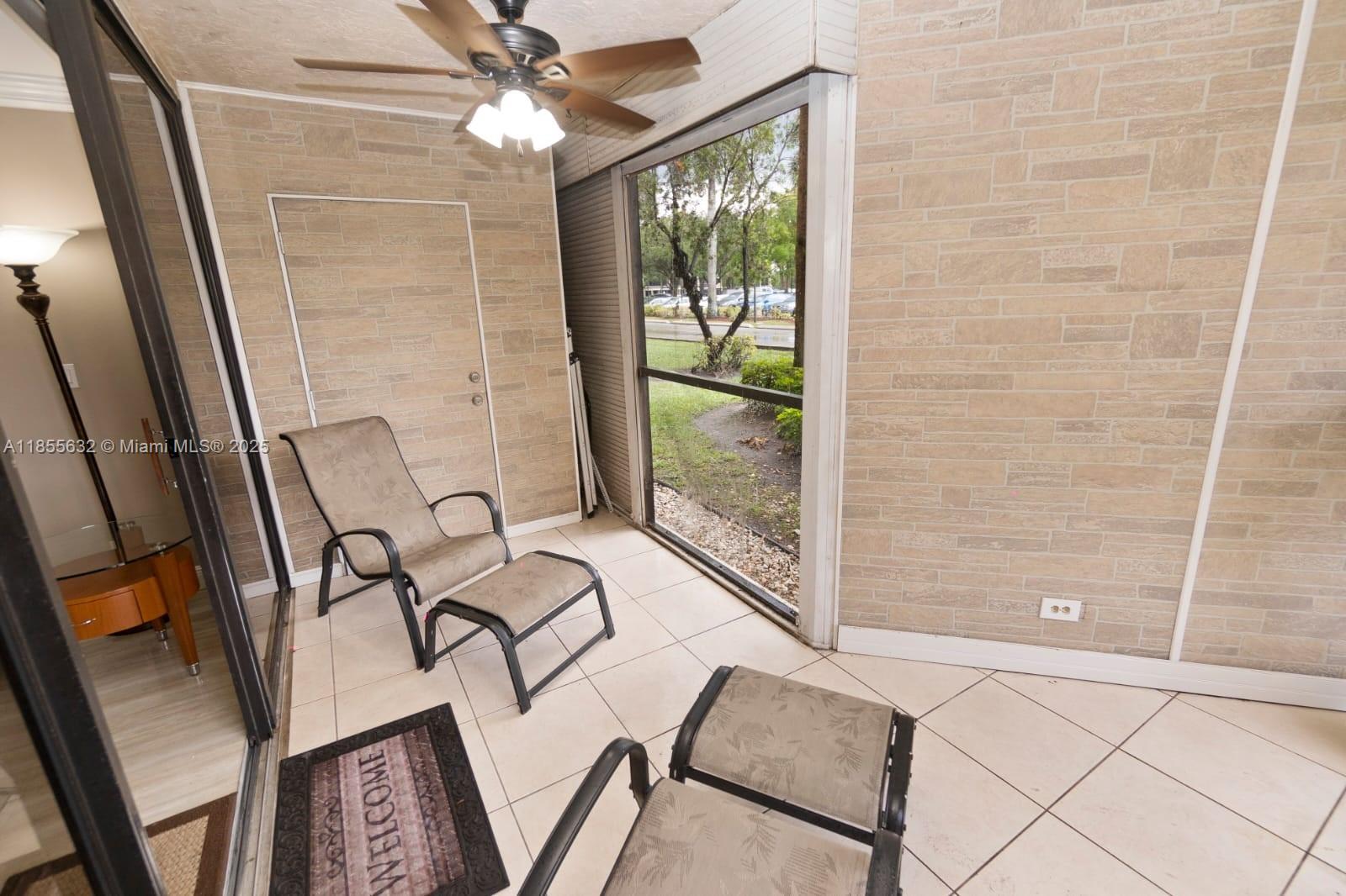 BLDG 6 OF COUNTRY CLUB AP - Residential Lease