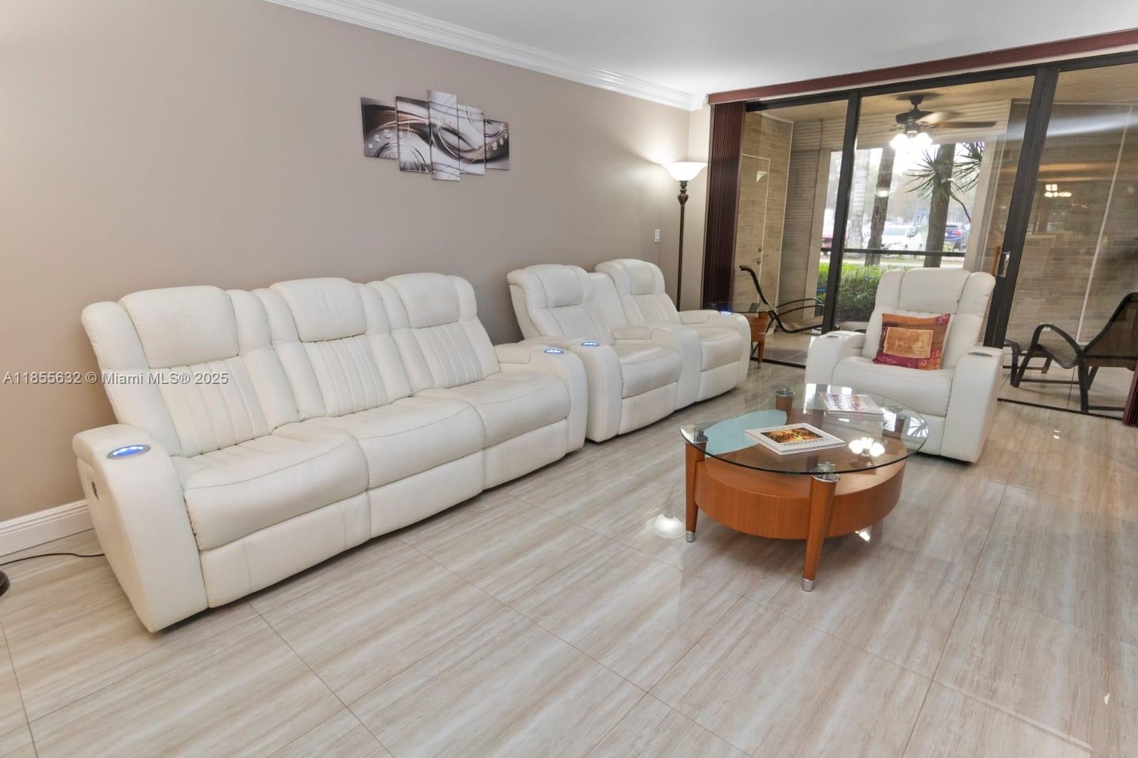 BLDG 6 OF COUNTRY CLUB AP - Residential Lease