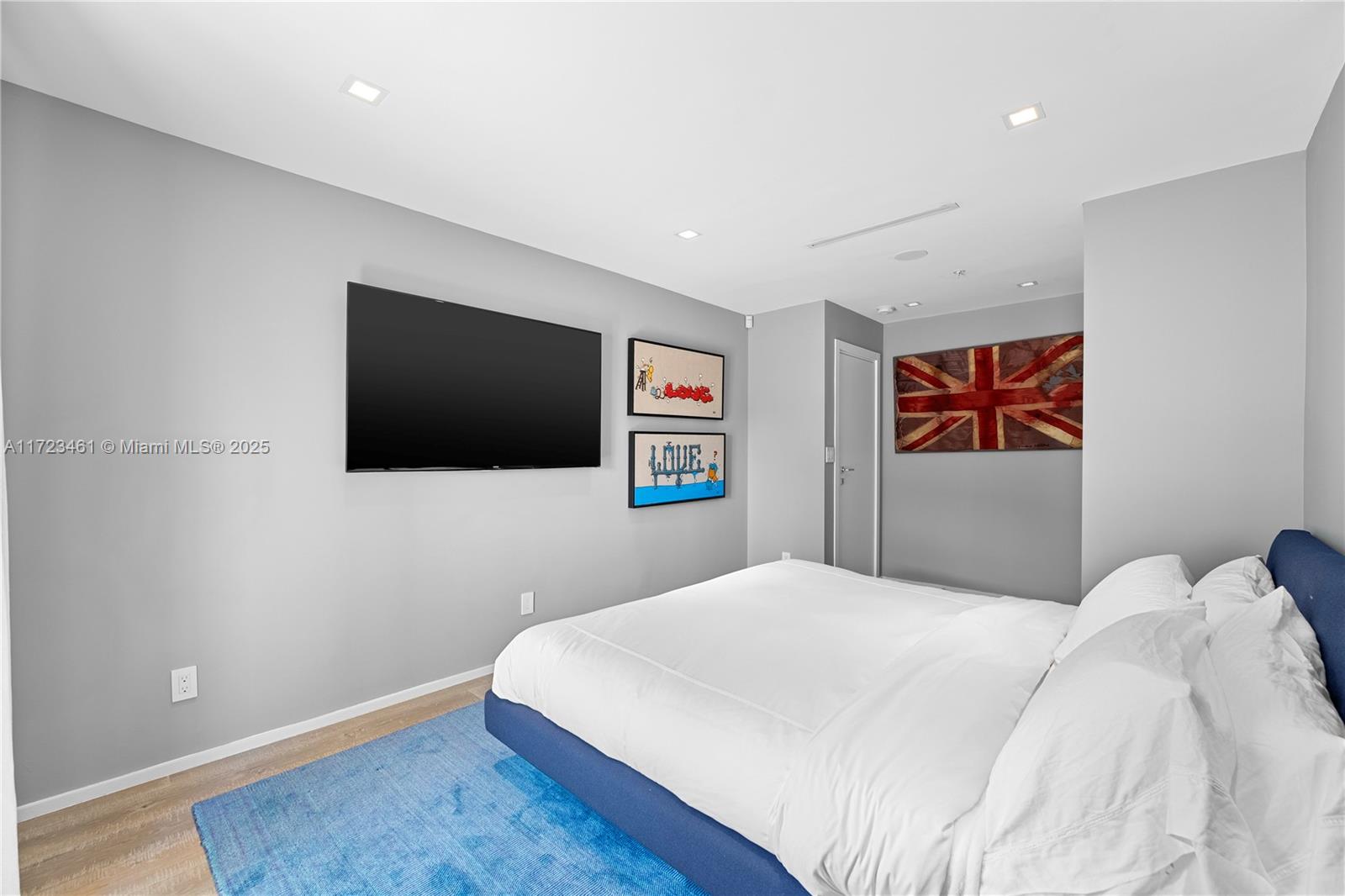 THS AT SUNSET HARBOUR CON - Residential