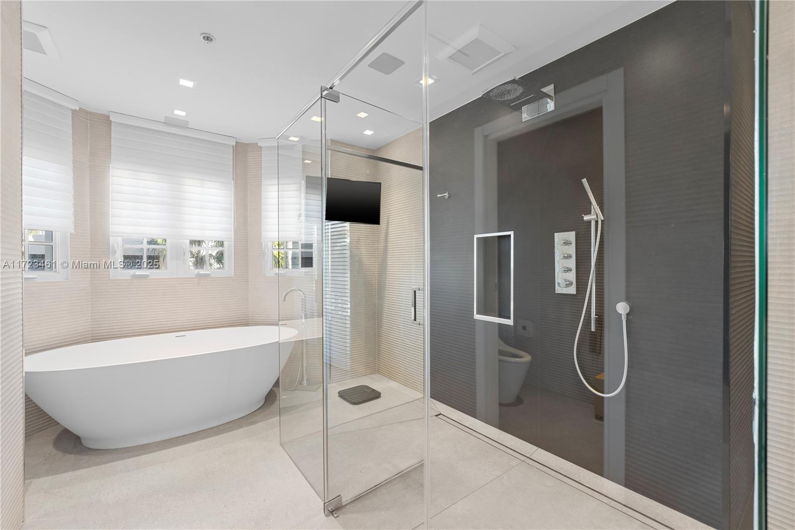 THS AT SUNSET HARBOUR CON - Residential