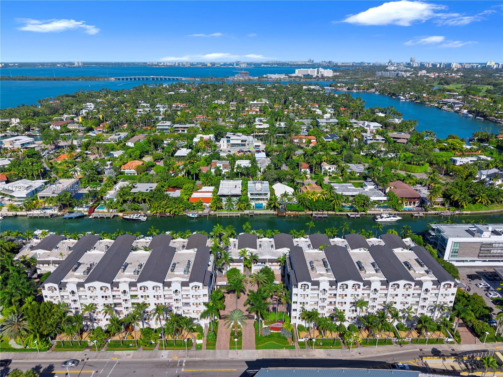 THS AT SUNSET HARBOUR CON - Residential