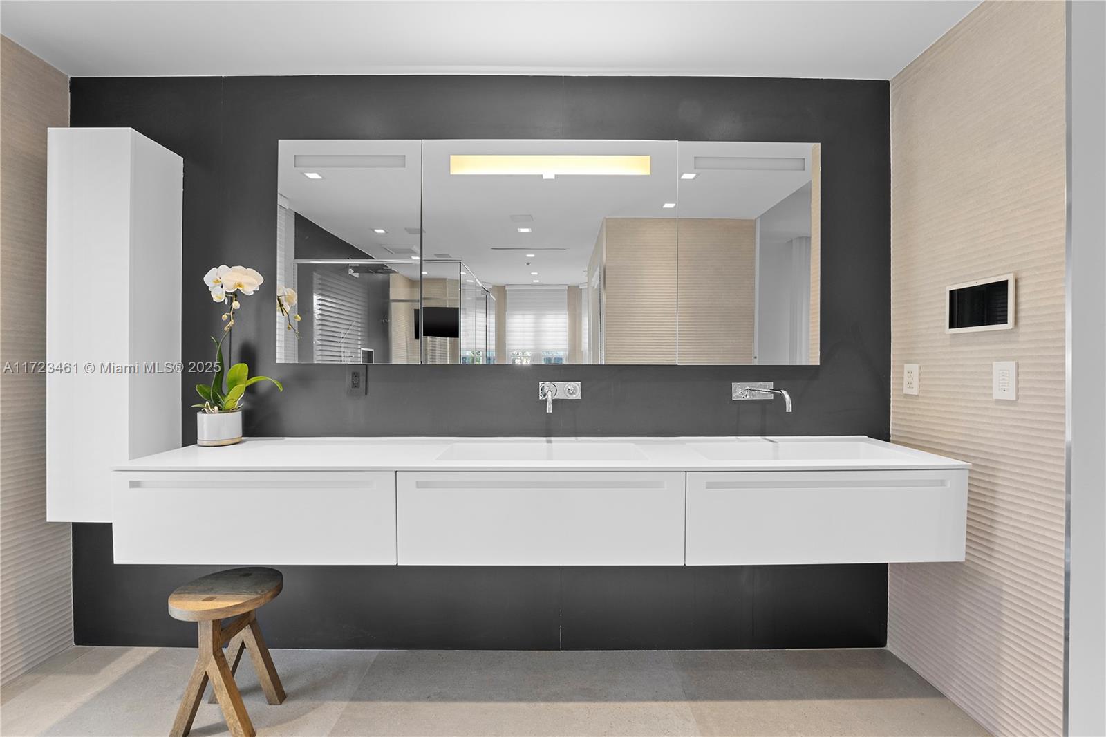 THS AT SUNSET HARBOUR CON - Residential