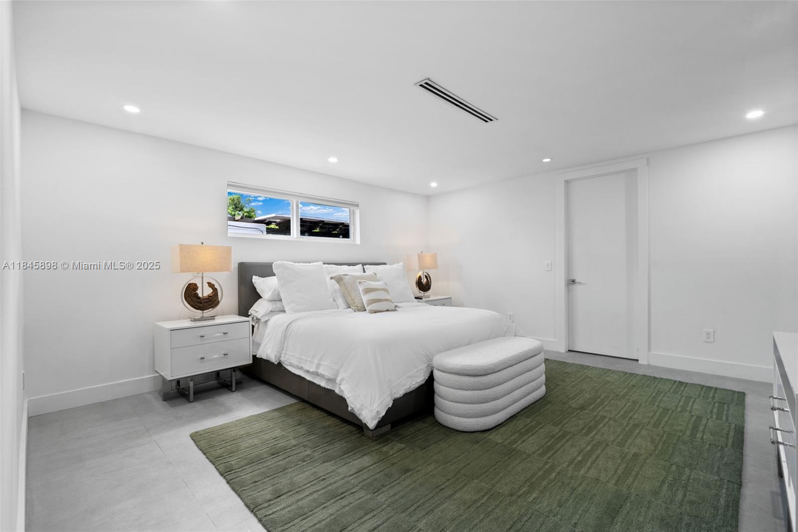 HIGHLAND OAK GDNS SEC 1 - Residential