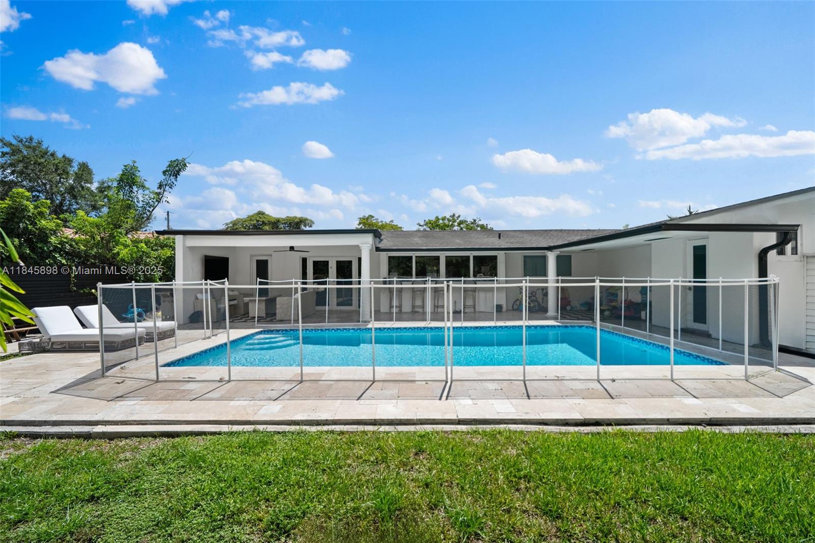 HIGHLAND OAK GDNS SEC 1 - Residential