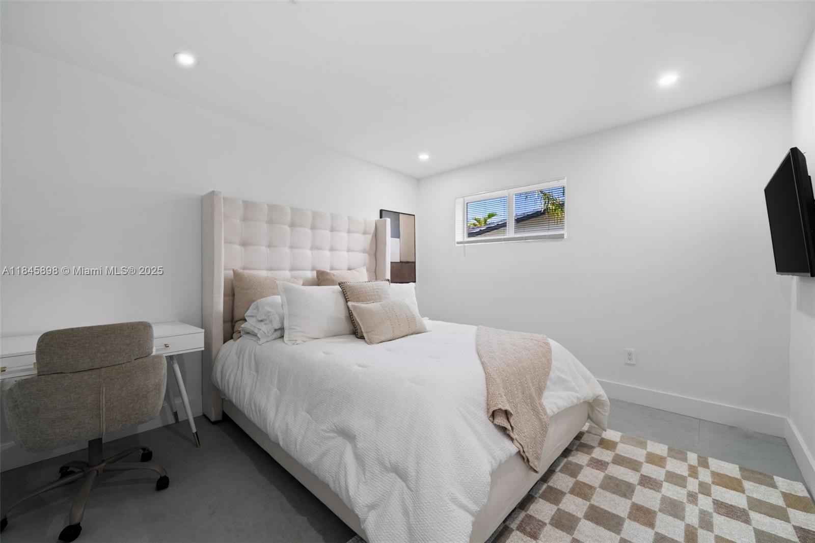 HIGHLAND OAK GDNS SEC 1 - Residential