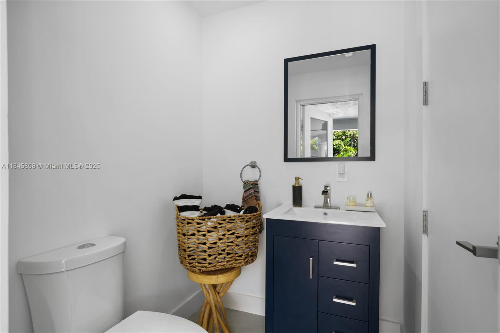 HIGHLAND OAK GDNS SEC 1 - Residential