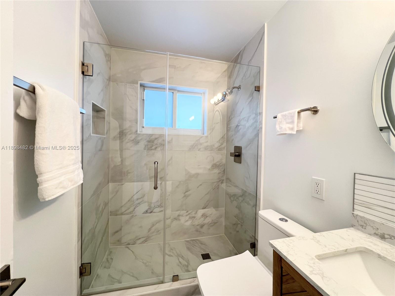 AMND MIAMI SUBURBAN ACRES - Residential Lease