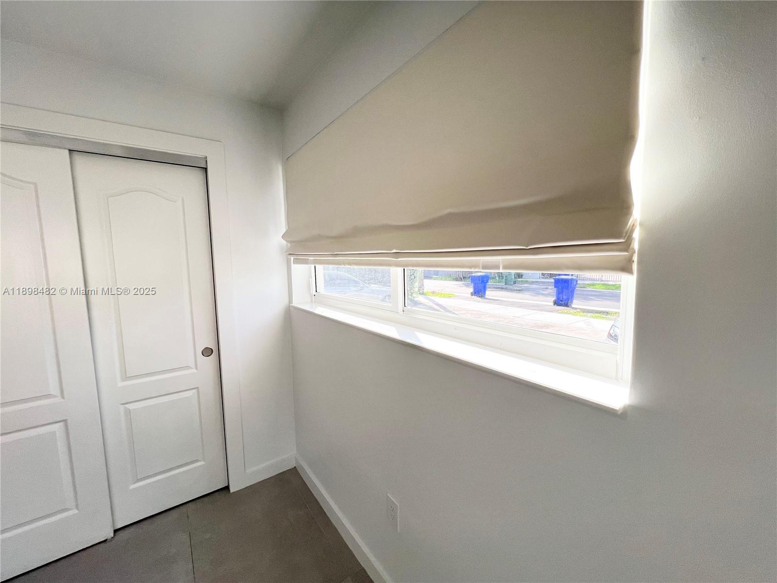 AMND MIAMI SUBURBAN ACRES - Residential Lease