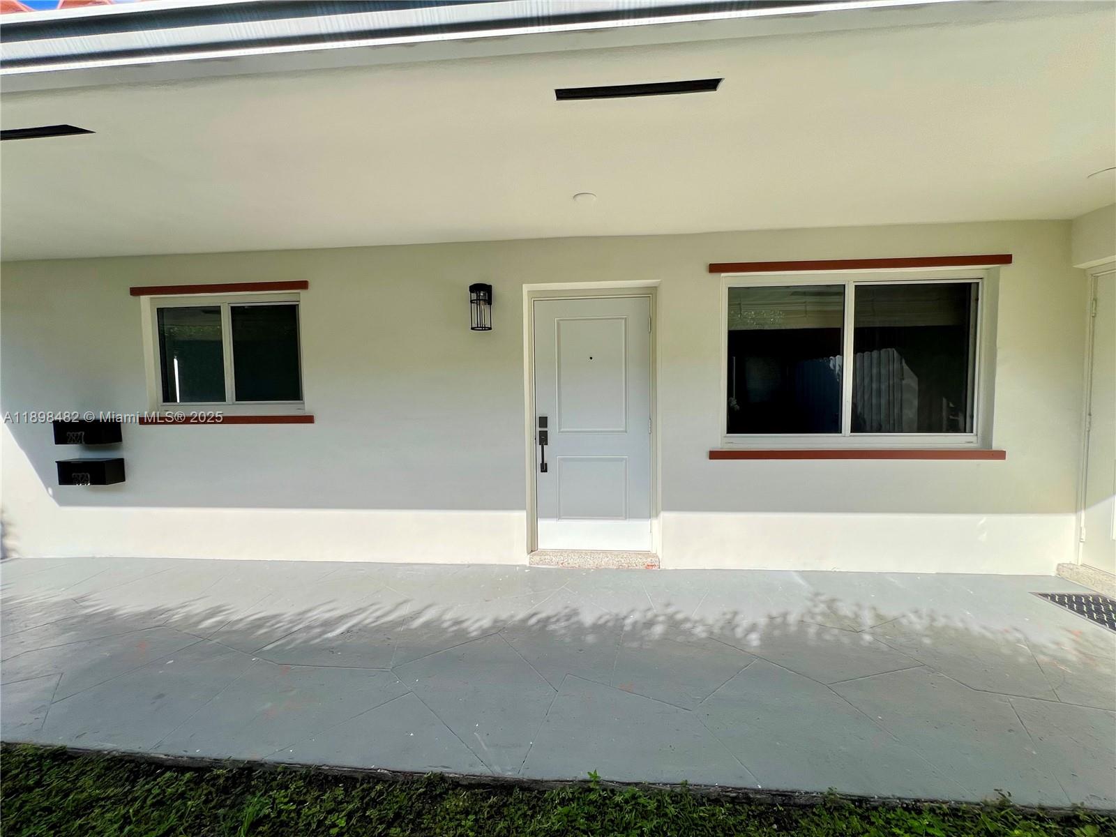 AMND MIAMI SUBURBAN ACRES - Residential Lease