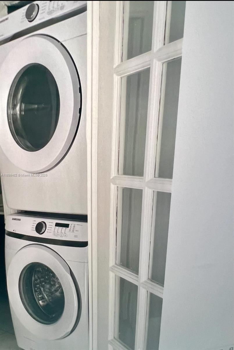 AMND MIAMI SUBURBAN ACRES - Residential Lease