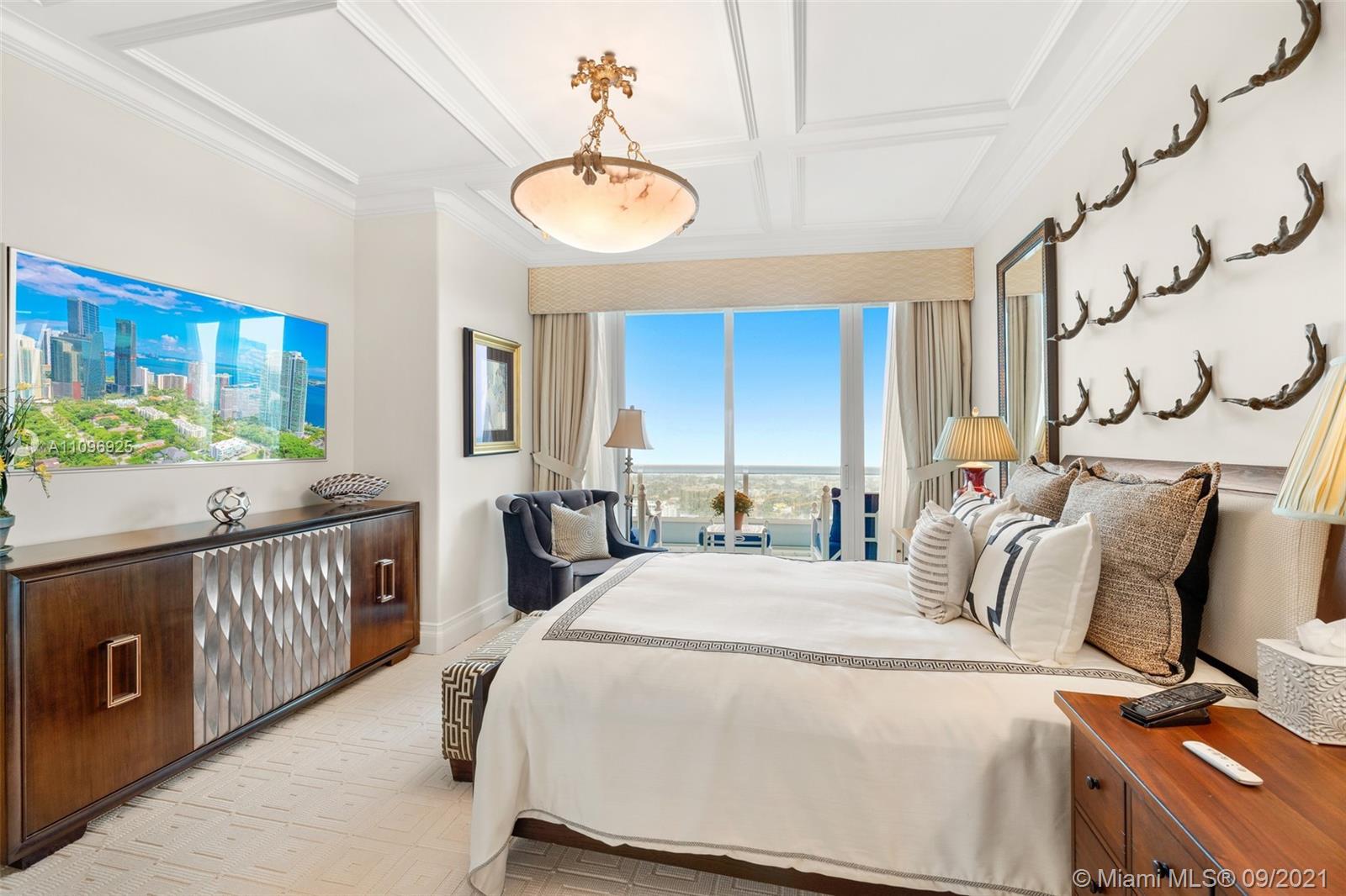 SANTA MARIA CONDO - Residential