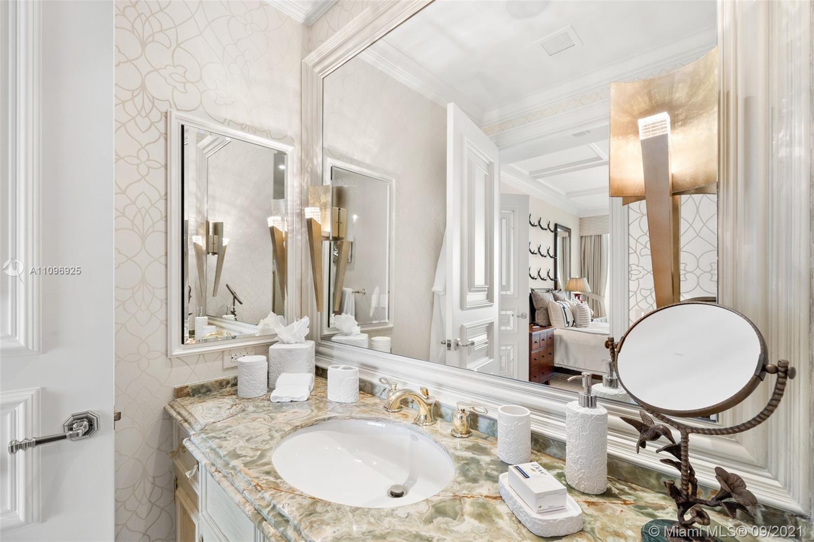 SANTA MARIA CONDO - Residential