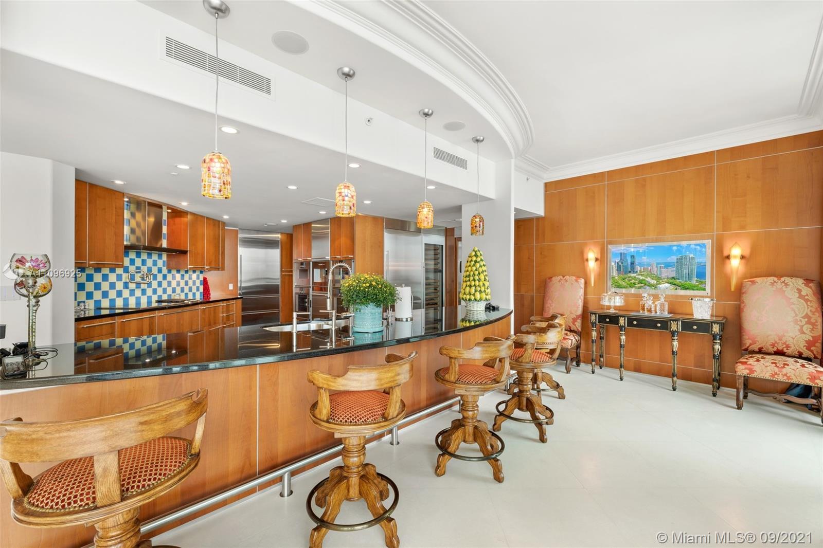 SANTA MARIA CONDO - Residential