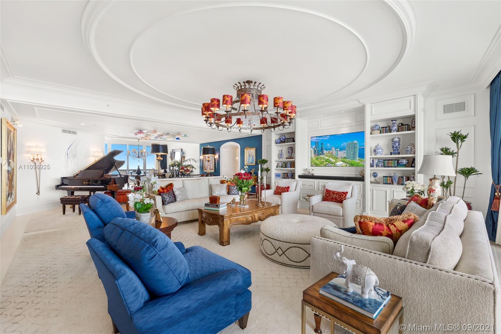 SANTA MARIA CONDO - Residential