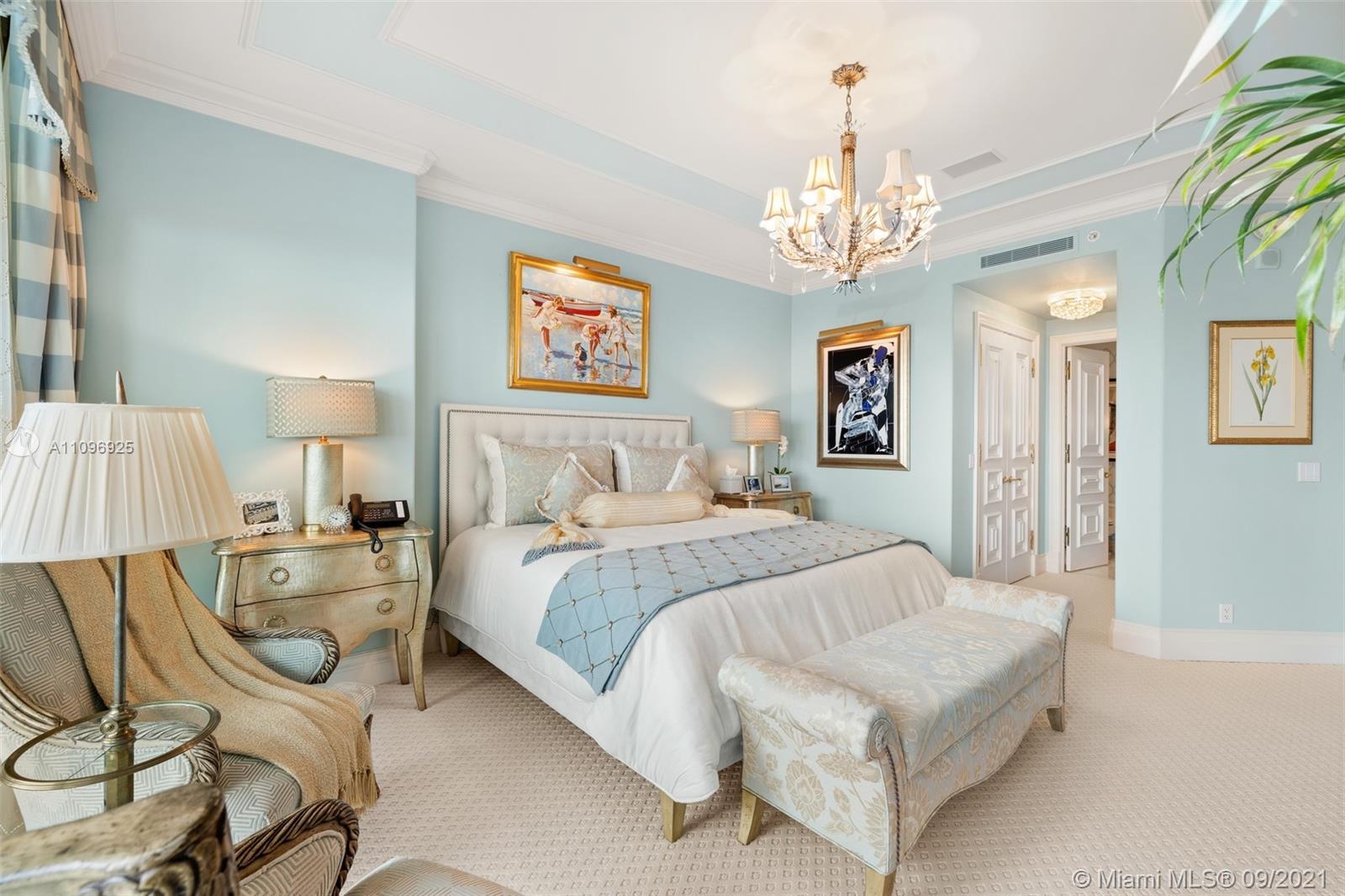 SANTA MARIA CONDO - Residential