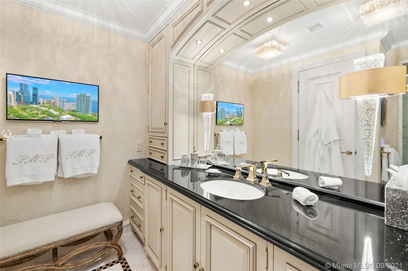 SANTA MARIA CONDO - Residential