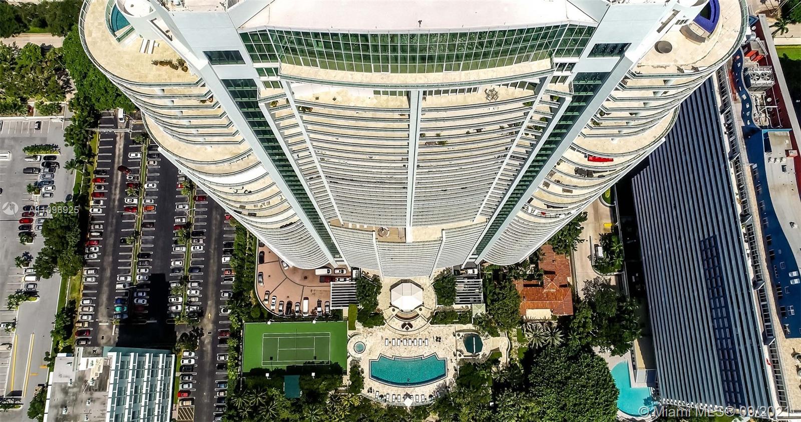 SANTA MARIA CONDO - Residential