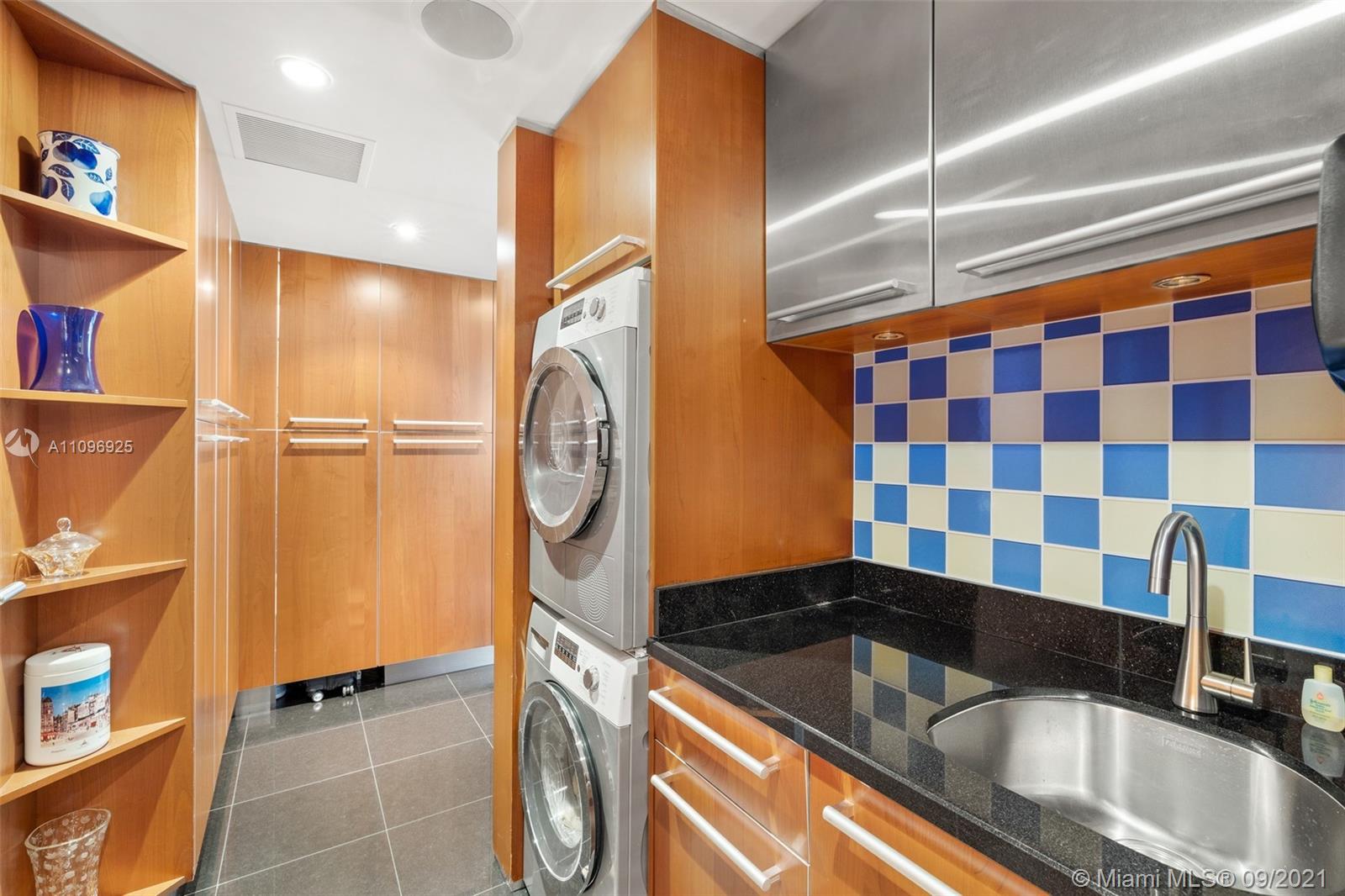 SANTA MARIA CONDO - Residential