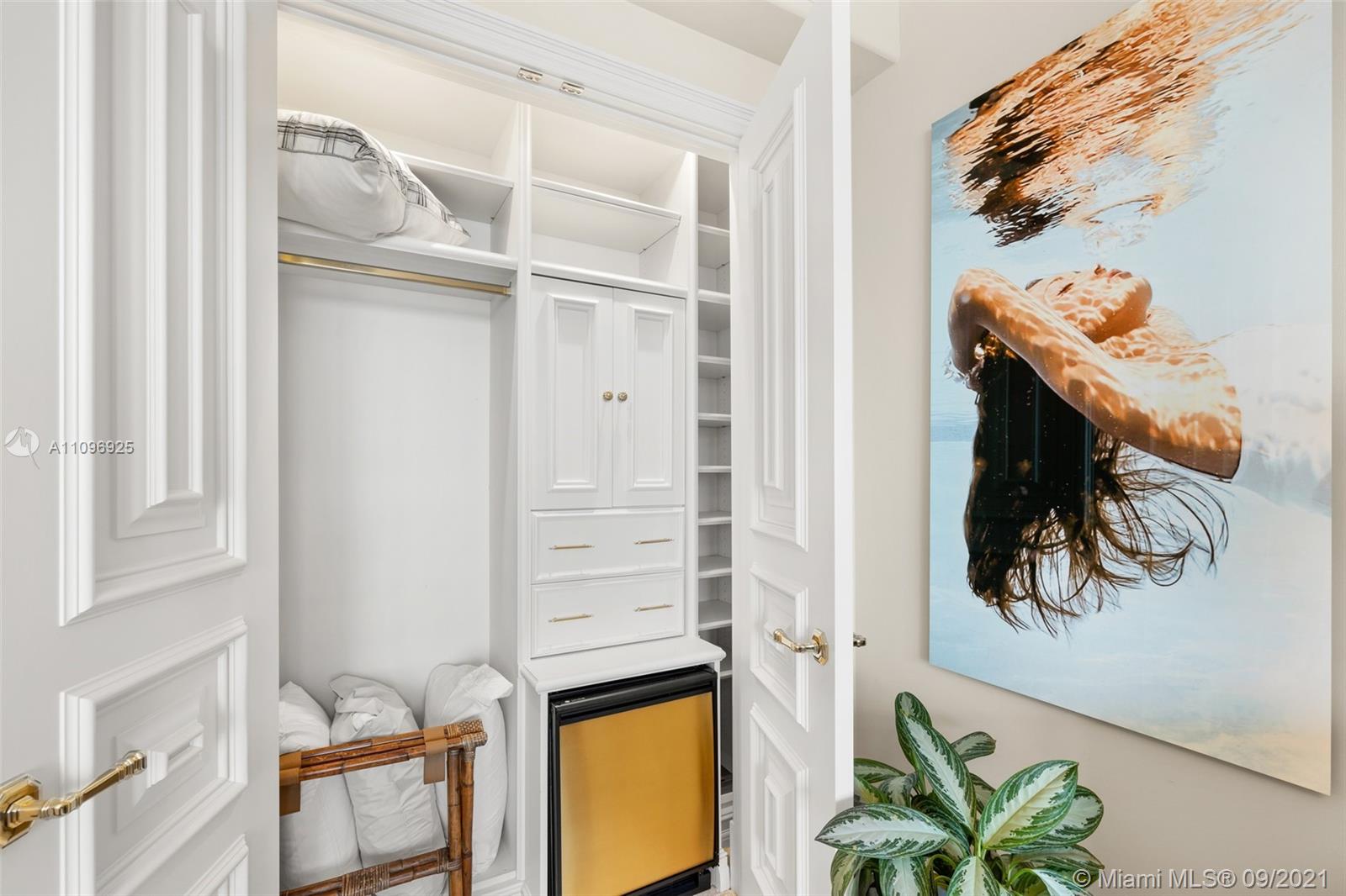 SANTA MARIA CONDO - Residential