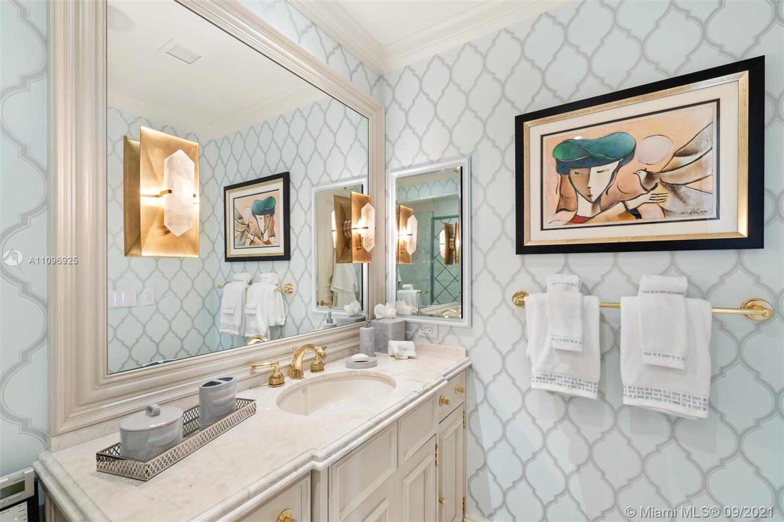 SANTA MARIA CONDO - Residential