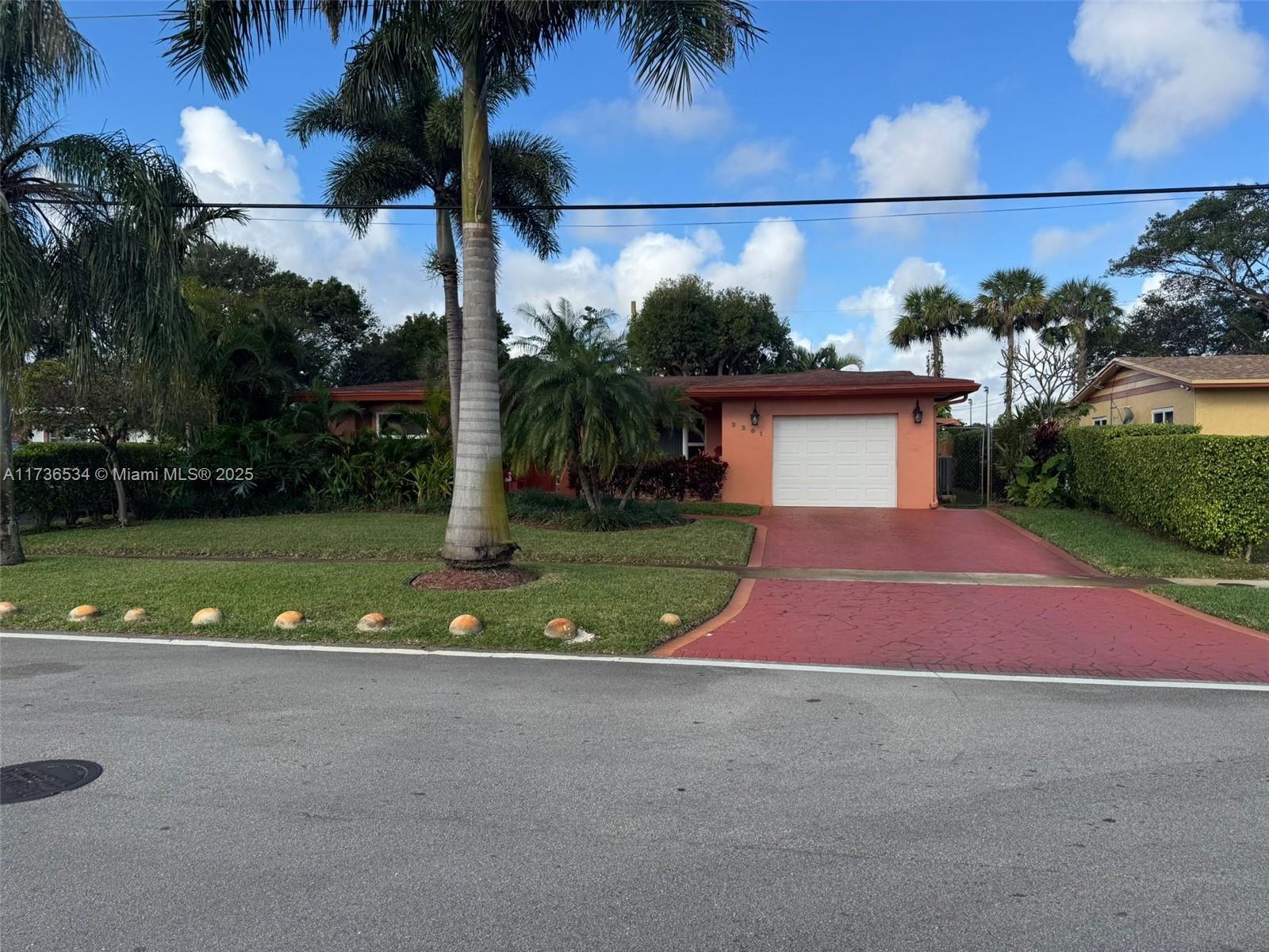 LAUDERDALE LAKES EAST GAT - Residential