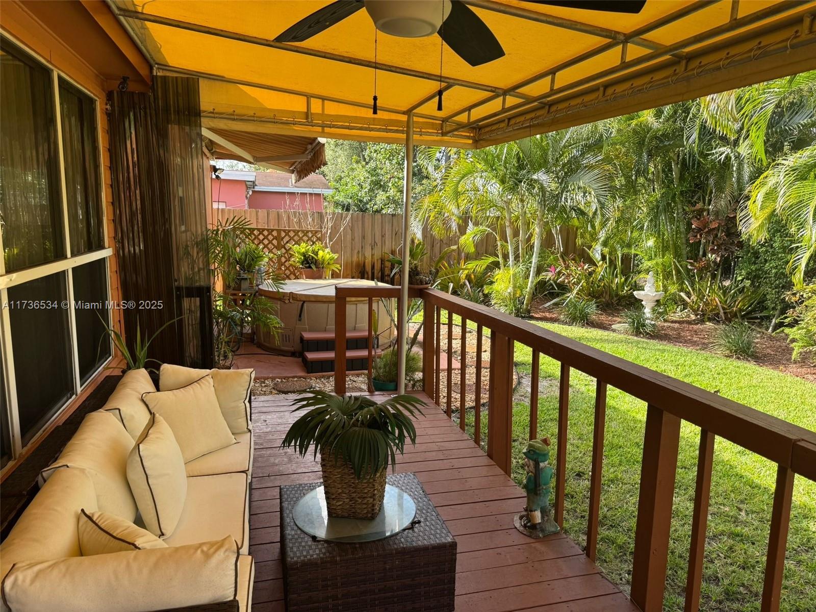 LAUDERDALE LAKES EAST GAT - Residential