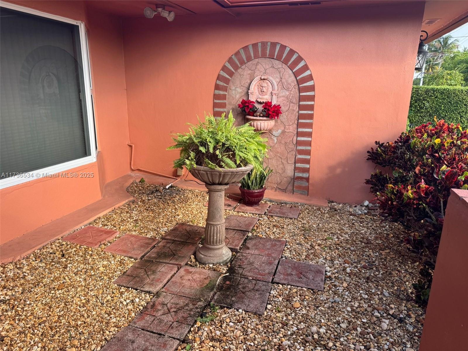 LAUDERDALE LAKES EAST GAT - Residential