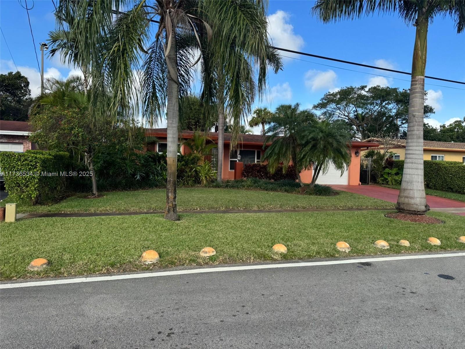 LAUDERDALE LAKES EAST GAT - Residential