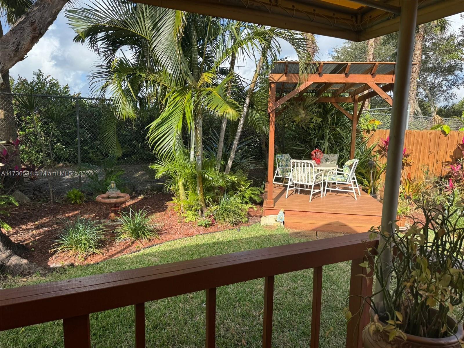 LAUDERDALE LAKES EAST GAT - Residential