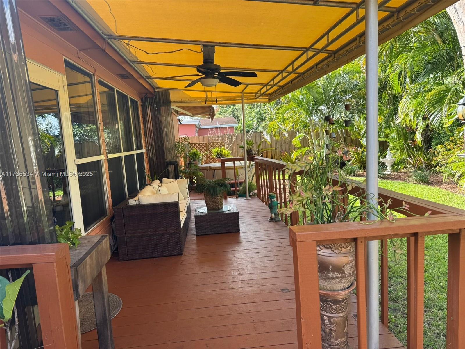 LAUDERDALE LAKES EAST GAT - Residential