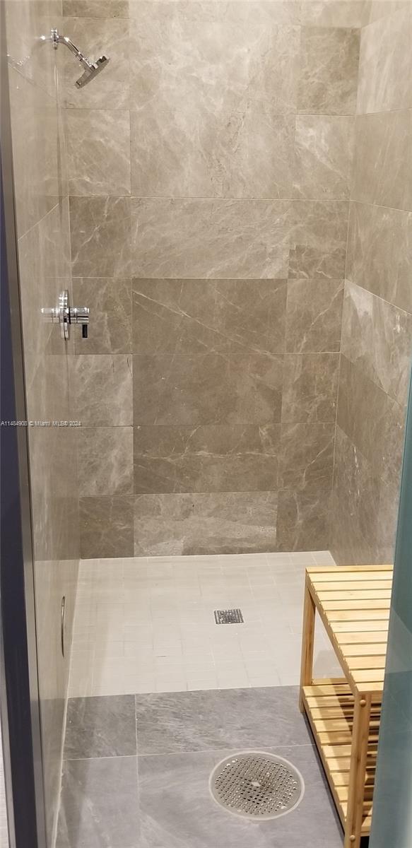 THE HARBOUR SOUTH CONDO - Residential