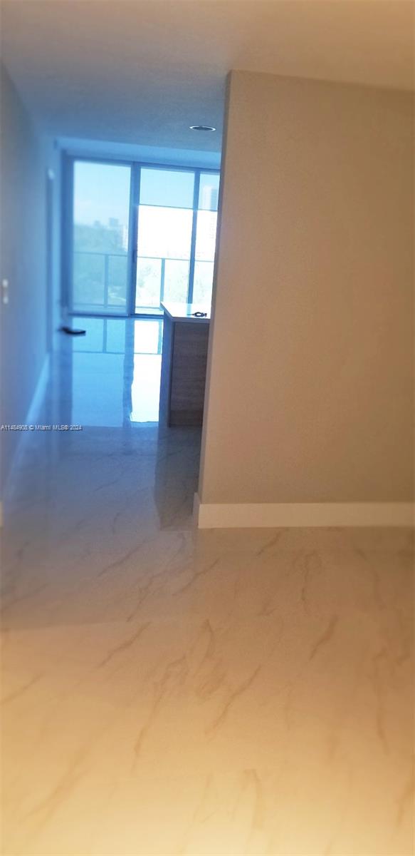 THE HARBOUR SOUTH CONDO - Residential