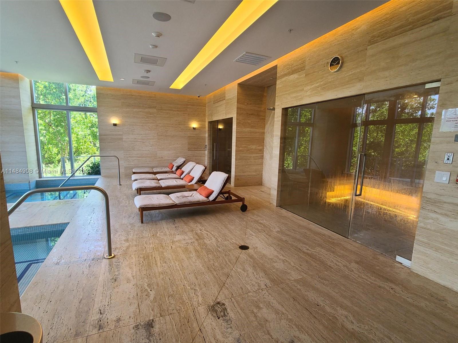 THE HARBOUR SOUTH CONDO - Residential