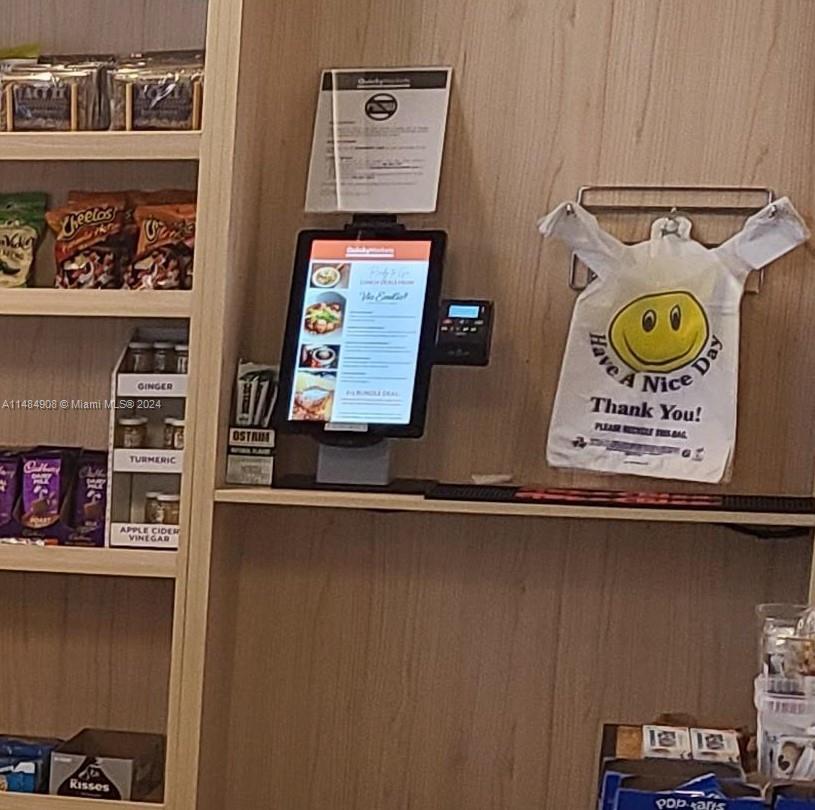 THE HARBOUR SOUTH CONDO - Residential